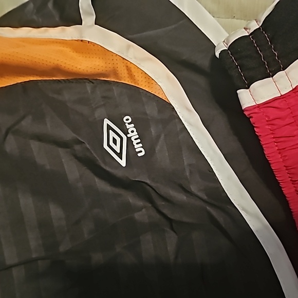 2 Umbro running shorts size large - Picture 2 of 6